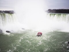 Niagara Falls Canada side_1