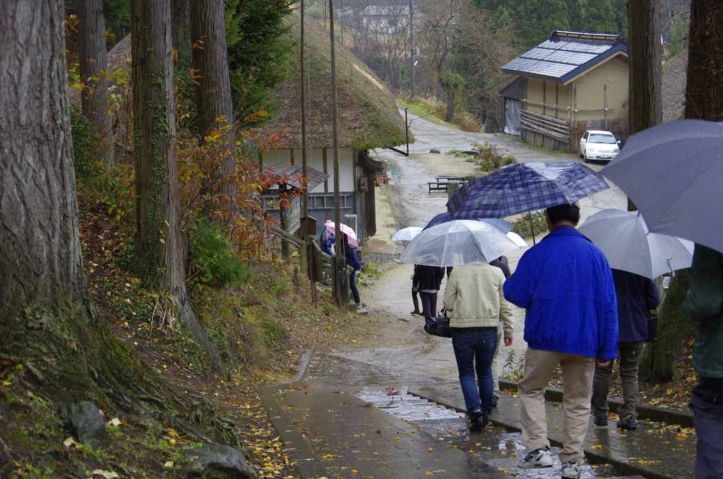 雨の大内宿-１０
