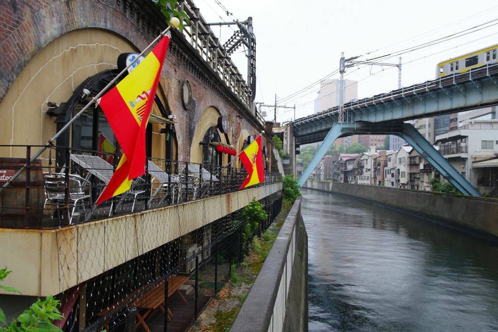 神田川沿いスペイン料理レストラン