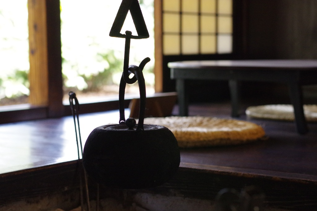 茶の間の鉄瓶