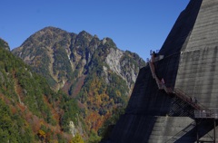 黒部湖展望台への階段