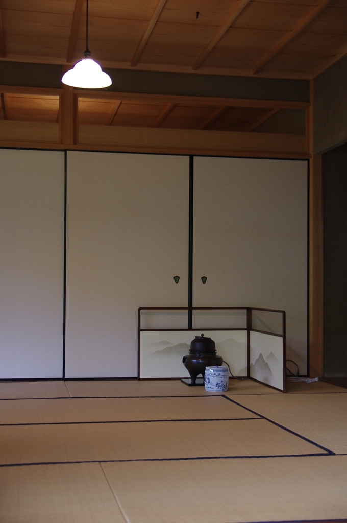 誰もいない茶室