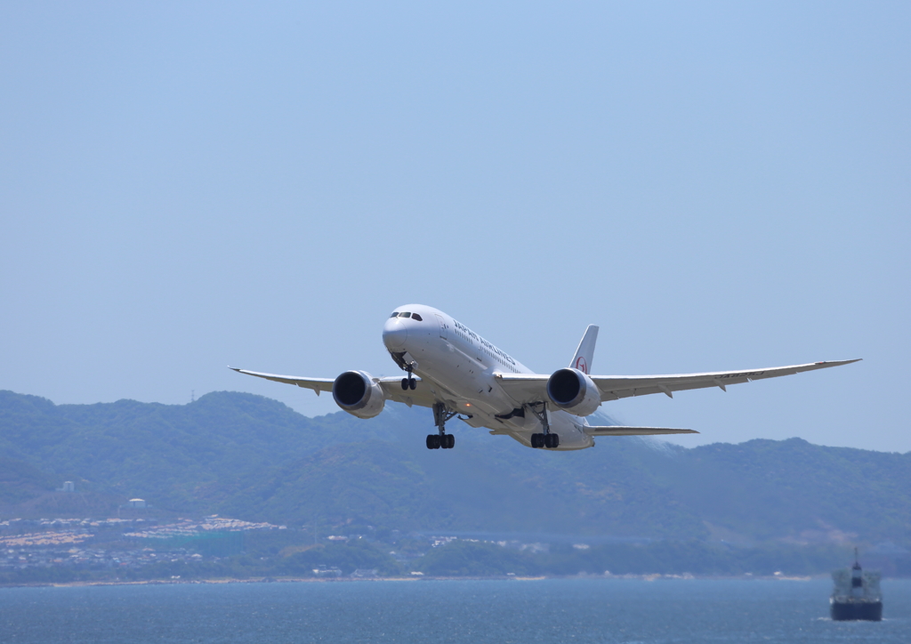 787 関空