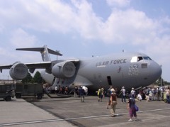 輸送機　デカ！