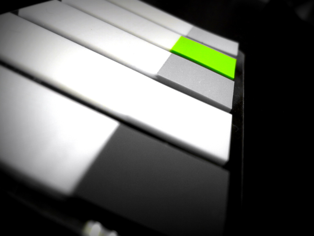 GREEN