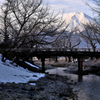 冬の小川に