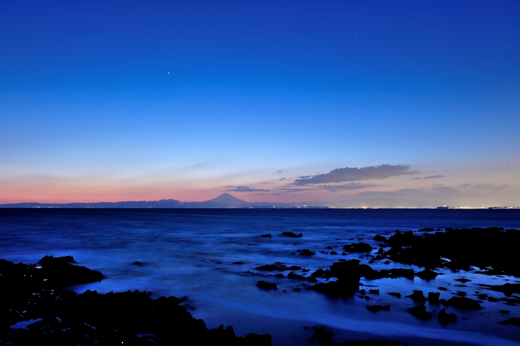 夕闇の潮騒