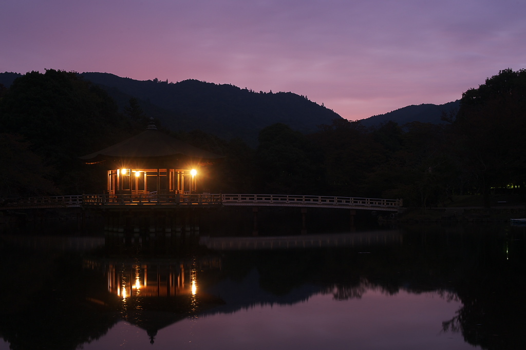 浮身堂の夜明け