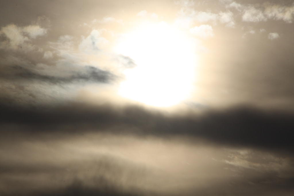 太陽と雲