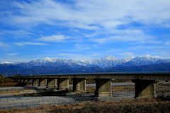 立山連峰そびえ立ち
