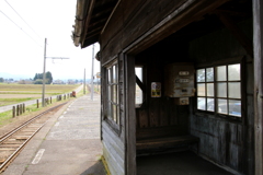 電車来ないかなぁ～！