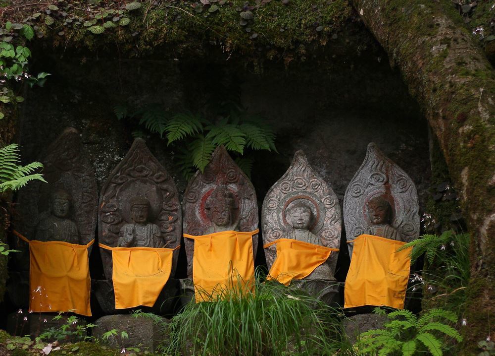 黄色いよだれかけ？