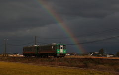 虹と電車君