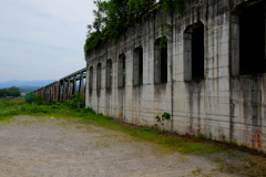 鉄橋に続く駅