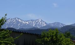 立山にはまだ雪が・・・。