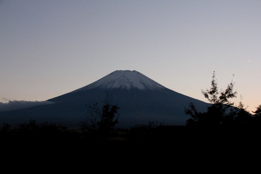 夕暮れ時の富士