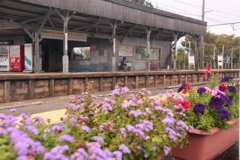 花のある駅舎