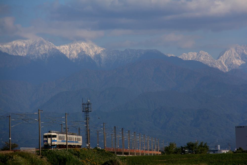 立山はうっすら雪化粧