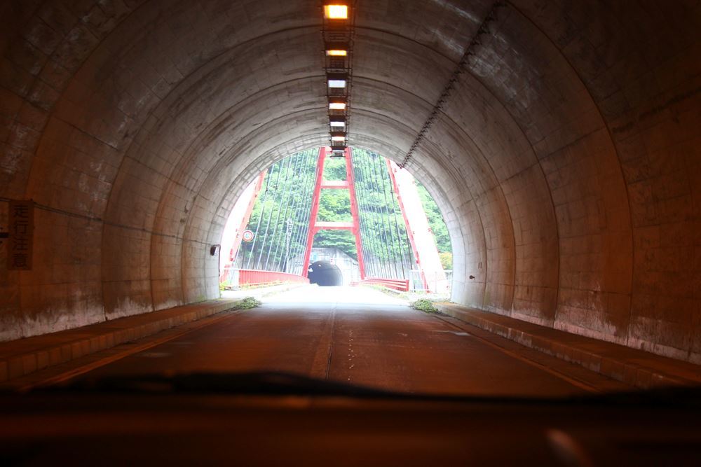 トンネル