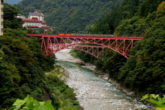 峡谷を行く