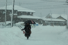 しんしんと、しんしんと雪降り積もる、しんしんと・・・・