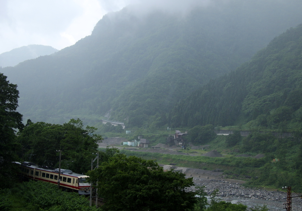 雨降る中を～♪
