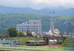 からかうように♪、あいの風君が横切る