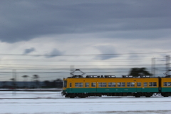 海が見える、電車が流れる