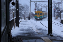 駅のホームに立ち・・・・かぼちゃ君待つ