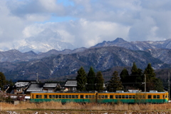 ススキとかぼちゃと雪山