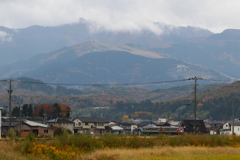 山煙り、山染まり・・キハ電車君はどこへ？