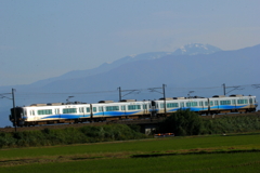 朝の光は眩しくて