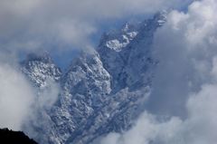 雲間に現れた剣岳