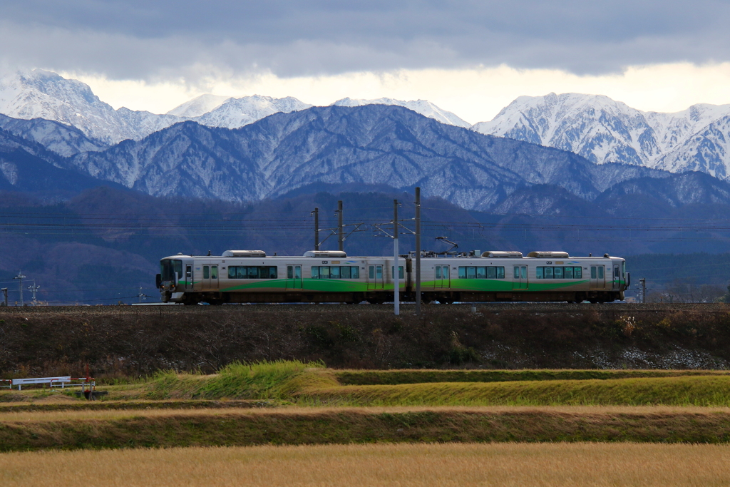 あいの風鉄道が走る～♪