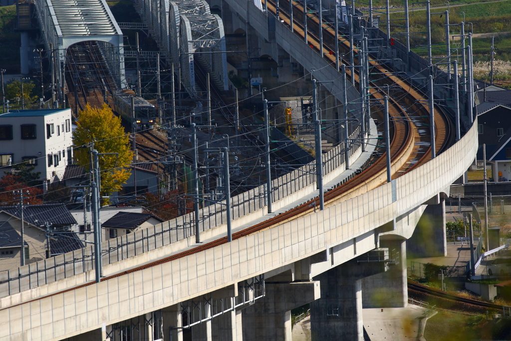 愛の風鉄道が走る