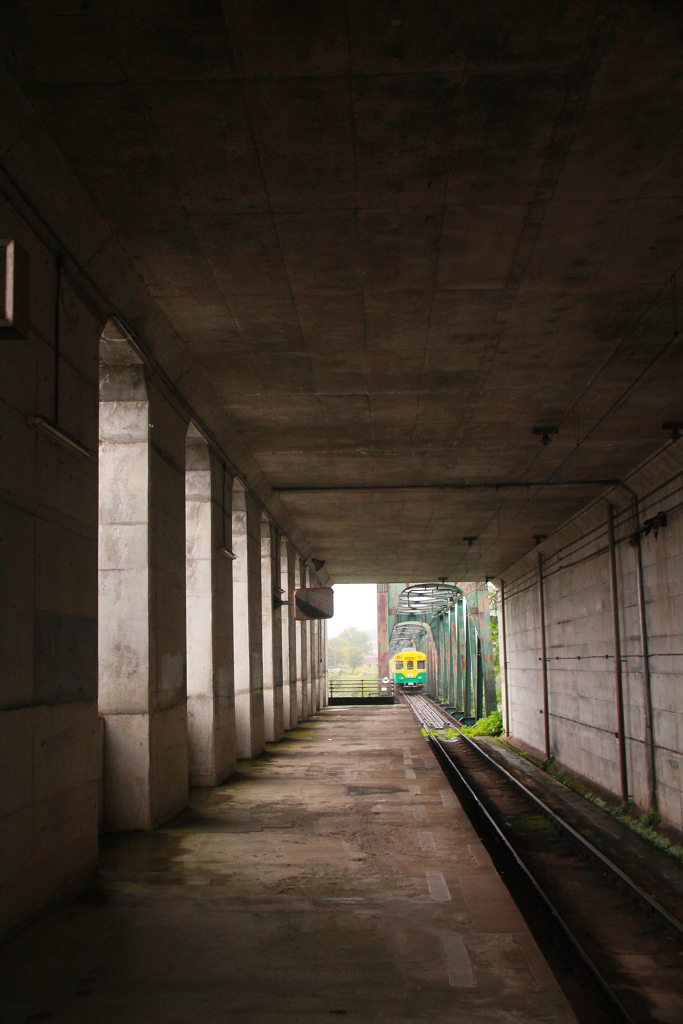 トンネルの向こう