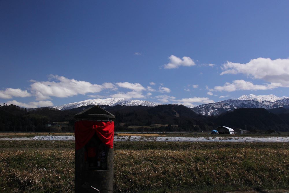 道端のお地蔵さま