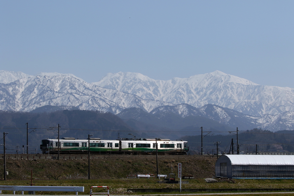 山々と、あいの風