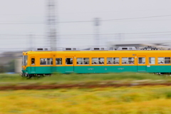 土曜日は街に買い物客を乗せて