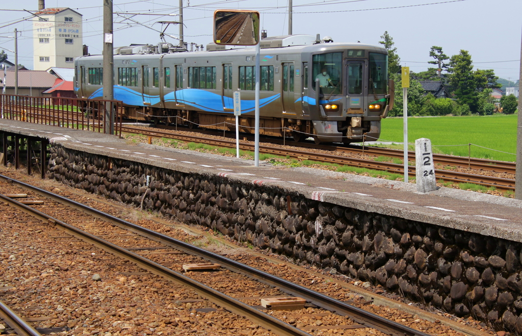 あいの風とやま鉄道