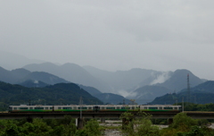 あいの風鉄道・・・鉄橋を渡る