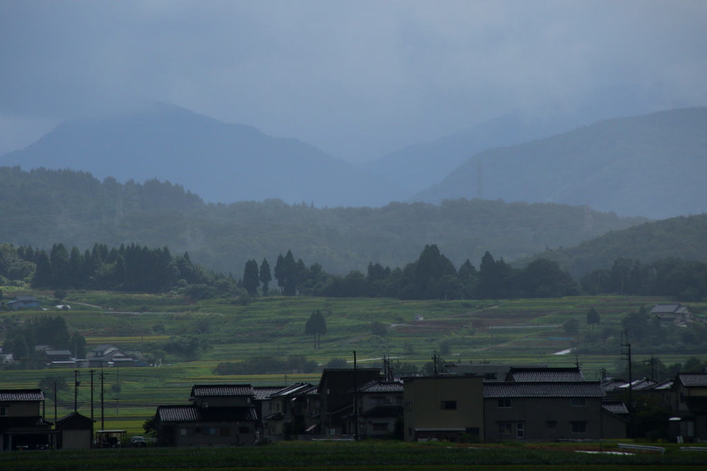 霞がかる