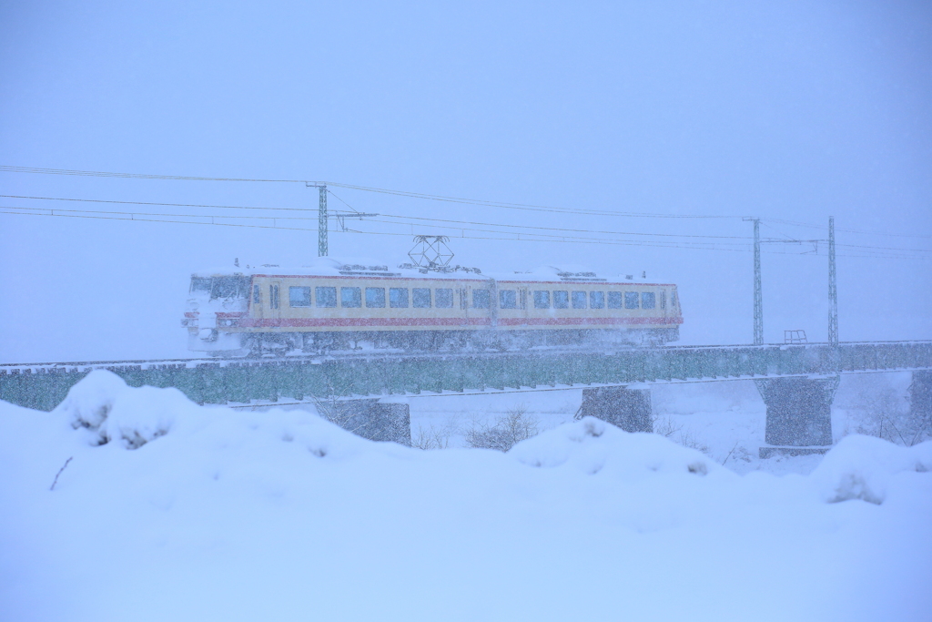 吹雪の中、頑張るアルペン号~♪