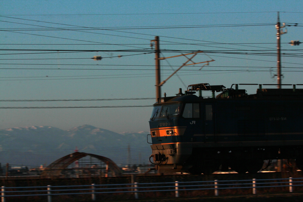 朝陽を浴びてブルーサンダー
