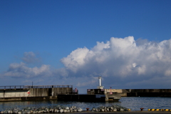青空と灯台