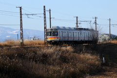 引退したダイコン君に変わって走る電車君