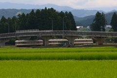 くぐり抜けて