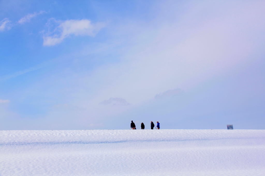 雪上の人々