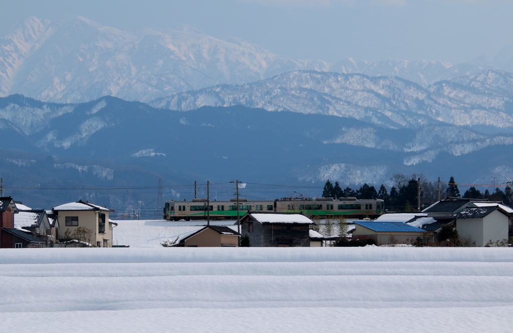 あいの風とやま鉄道が走る～♪