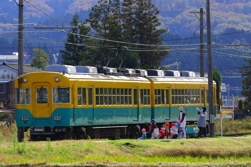 電車君！バイバイ～！